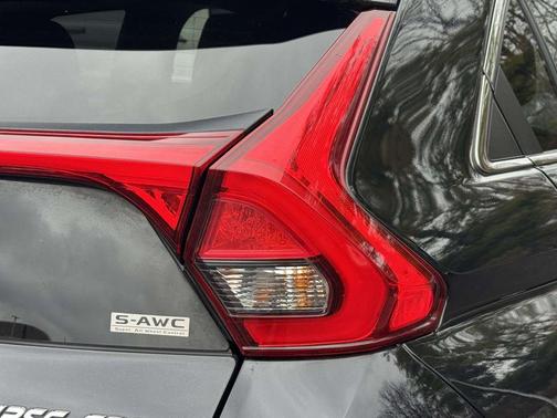 Tarmac Black Metallic 2018 Mitsubishi Eclipse Cross SE