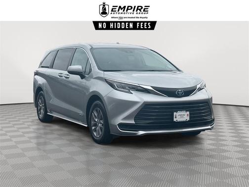 2021 Toyota Sienna LE