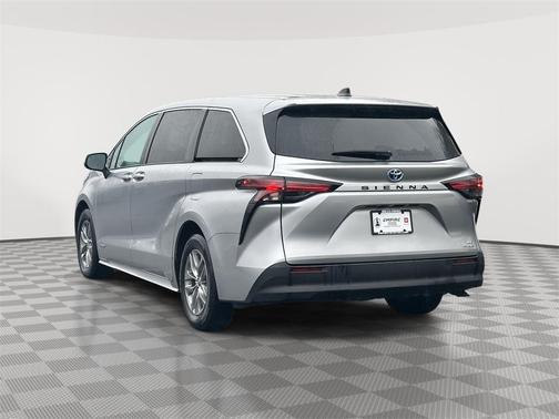 2021 Toyota Sienna LE