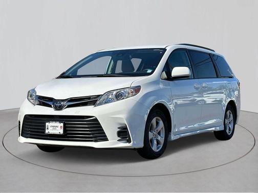 2020 Toyota Sienna LE