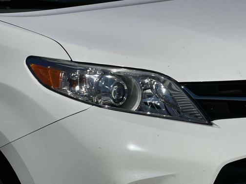 2020 Toyota Sienna LE