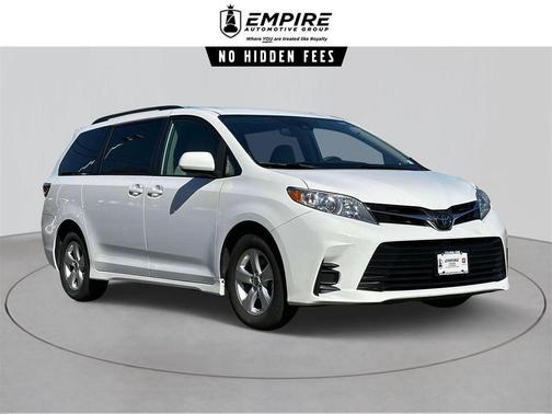 2020 Toyota Sienna LE