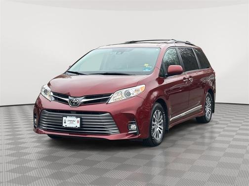 2018 Toyota Sienna XLE