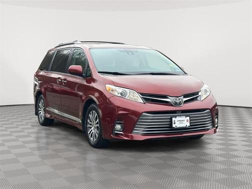 2018 Toyota Sienna XLE