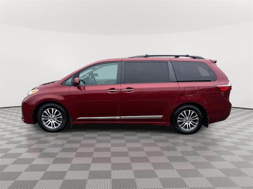 2018 Toyota Sienna XLE