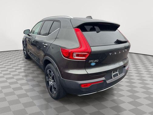 Pine Gray Metallic 2019 Volvo XC40 T5 Inscription