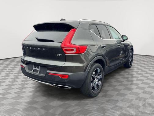 Pine Gray Metallic 2019 Volvo XC40 T5 Inscription