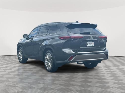 2022 Toyota Highlander Platinum