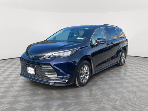 Blueprint 2025 Toyota Sienna LE