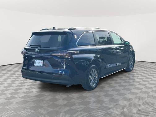 Blueprint 2025 Toyota Sienna LE
