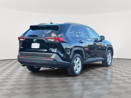 2021 Toyota RAV4 Hybrid XLE