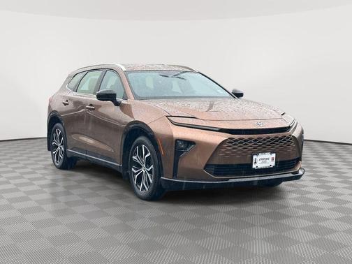 2025 Toyota Crown Signia XLE