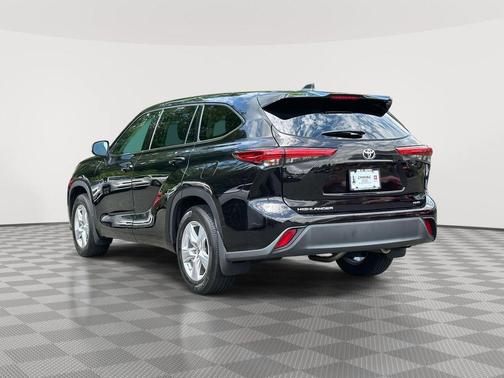 2022 Toyota Highlander L