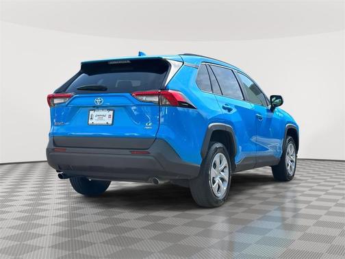 2020 Toyota RAV4 LE