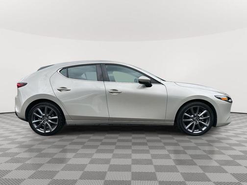 2022 Mazda Mazda3 FWD w/Preferred Package