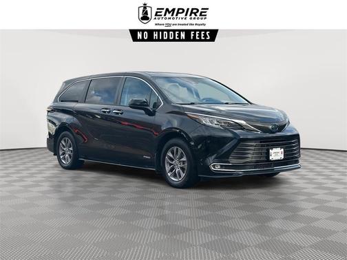 2021 Toyota Sienna XLE