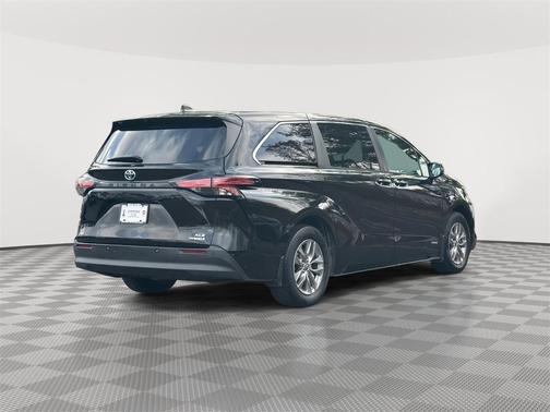 2021 Toyota Sienna XLE