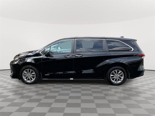 2021 Toyota Sienna XLE