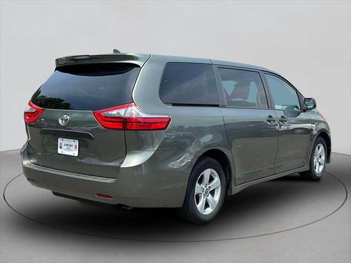 2020 Toyota Sienna L