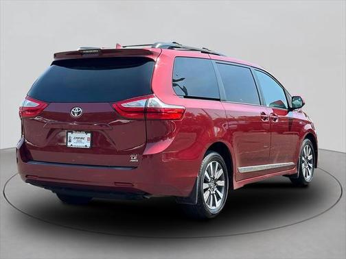 2018 Toyota Sienna LE