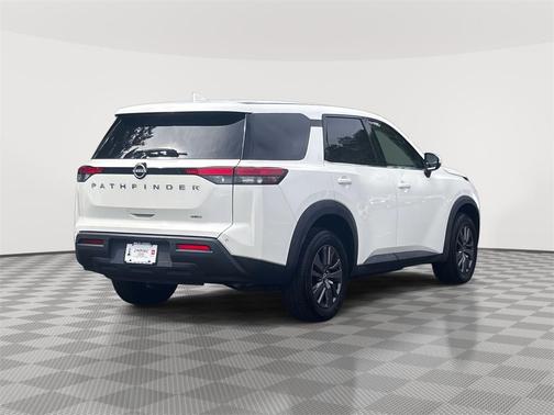 2022 Nissan Pathfinder S