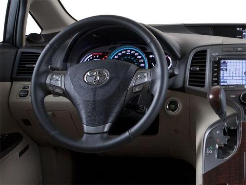 Classic Silver Metallic 2010 Toyota Venza