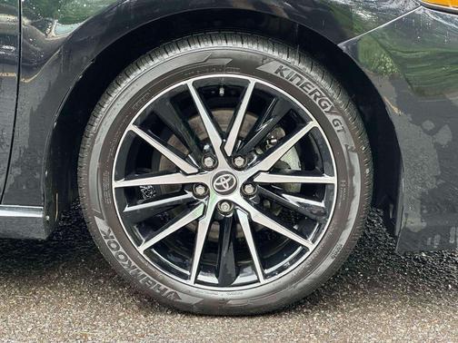 Midnight Black Metallic 2024 Toyota Camry SE