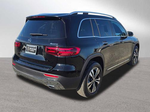 2025 Mercedes-Benz GLB 250 