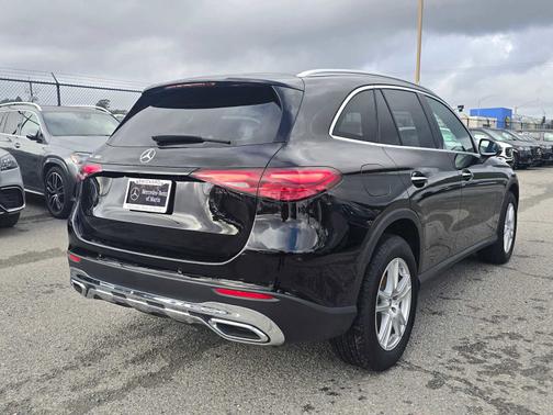 2025 Mercedes-Benz GLC 300 Base