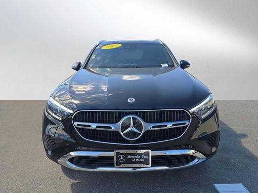 2025 Mercedes-Benz GLC 300