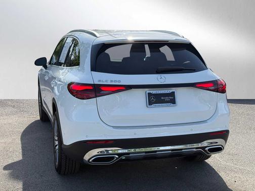 2025 Mercedes-Benz GLC 300