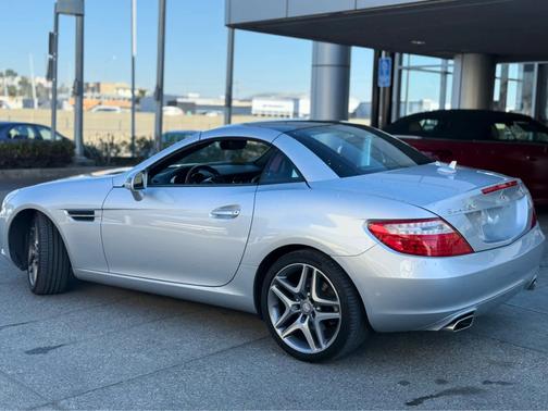 2014 Mercedes-Benz SLK-Class 