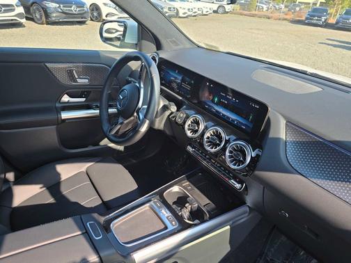 2025 Mercedes-Benz GLA 250 