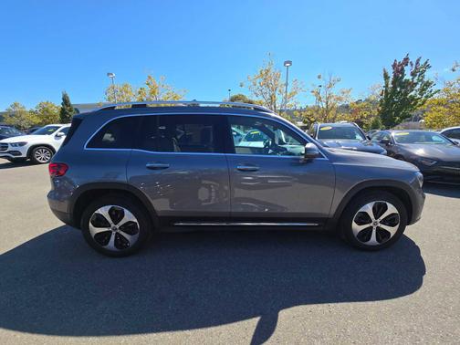 2025 Mercedes-Benz GLB 250 