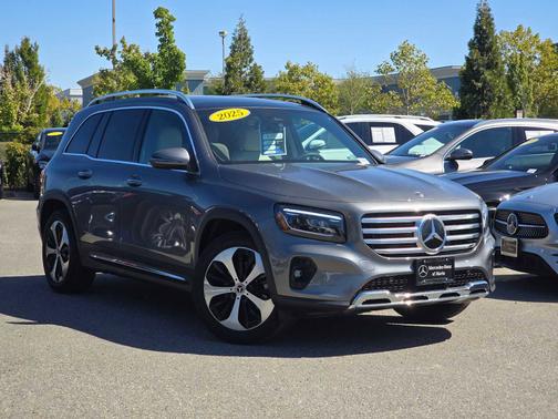 2025 Mercedes-Benz GLB 250 