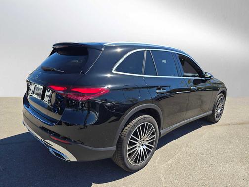2024 Mercedes-Benz GLC 300