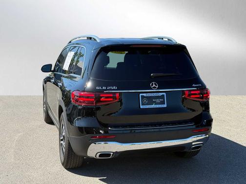 2024 Mercedes-Benz GLB 250 4MATIC