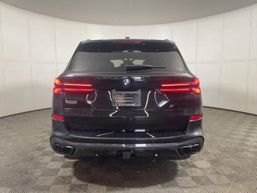2025 BMW X5 M60i