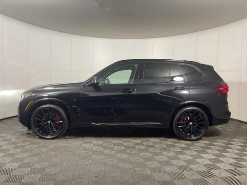 2025 BMW X5 M60i