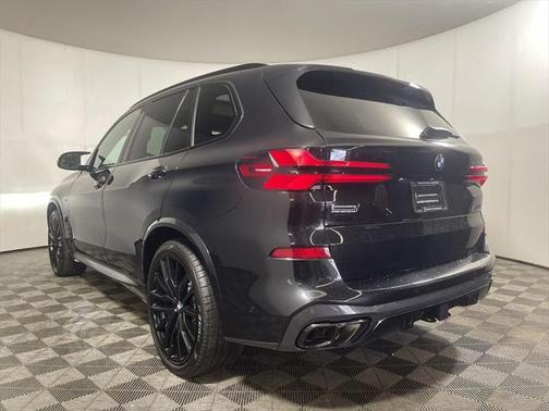 2025 BMW X5 M60i