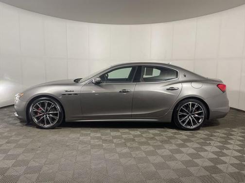 2022 Maserati Ghibli Modena Q4