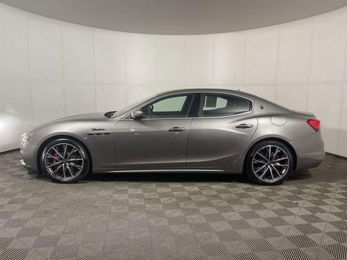 2022 Maserati Ghibli Modena Q4