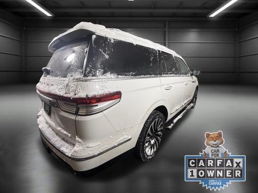 2022 Lincoln Navigator Black Label