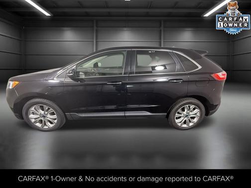 AGATE BLACK METALLIC 2022 Ford Edge Titanium