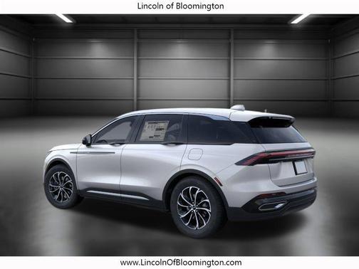 SILVER RADIANCE MET CC 2026 Lincoln Nautilus Premiere