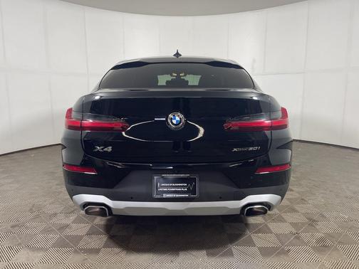 2025 BMW X4 xDrive30i