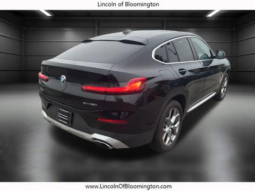 2025 BMW X4 xDrive30i