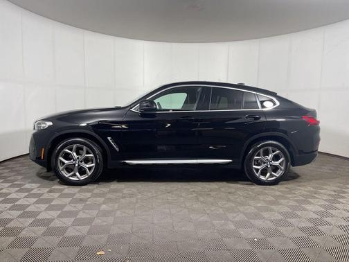 2025 BMW X4 xDrive30i