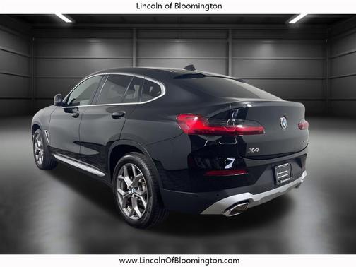 2025 BMW X4 xDrive30i