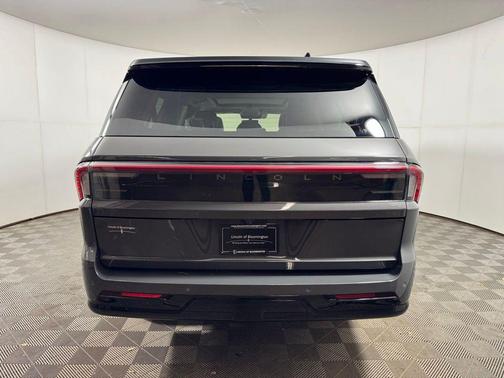 CHROMA CAVIAR DARK GRAY MET CC 2025 Lincoln Navigator Black Label